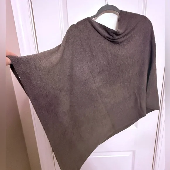 Barefoot Dreams Charcoal Women's Wrap - Picture 5 of 6
